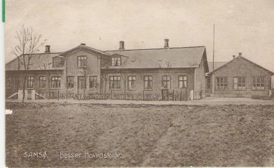 Besser skole 1909
Modtaget af Inge Lise Vohnsen SÃ¸rensen. kun skolen.

