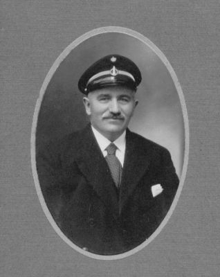 Albert Christian JÃ¸rgensen
Fra Egnsakivets gemmer. Fyrmester Albert Christian JÃ¸rgensen f.1882-d.1952
