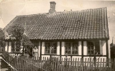 Ã˜stervangen 38
Modtaget af Jan Hansen. Ane og Rasmus Kaiser hus i Onsbjerg, Ã˜stervangen 38. 
